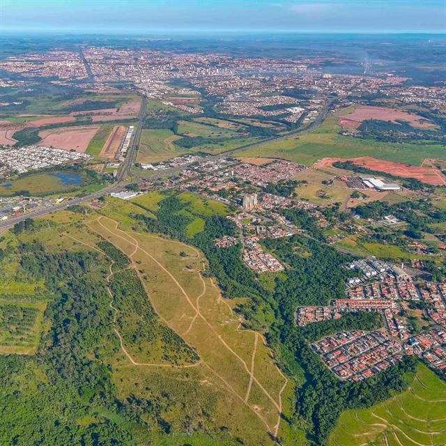 Vista aérea de alta altitude de Jundiaí e região — MoviDrone